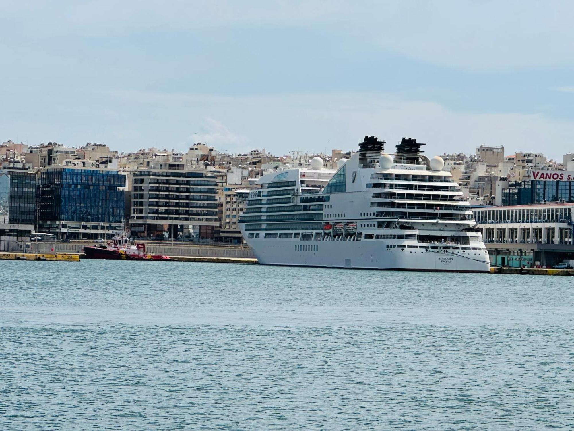 Royal Red Suite No 1, Piraeus Port Екстер'єр фото